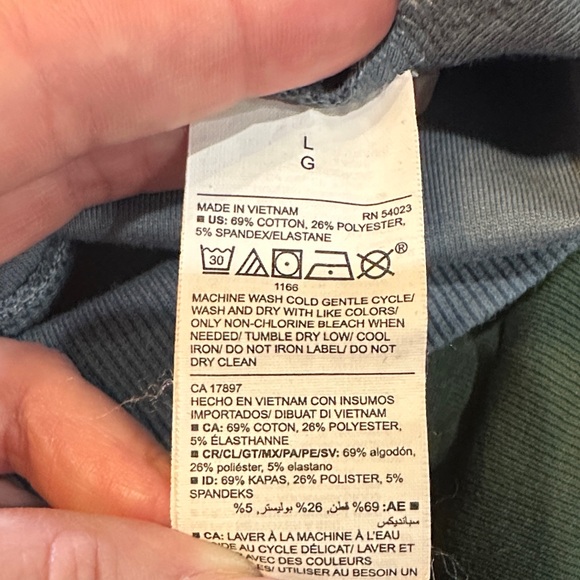 NWT Old Navy Dynamic Fleece Pullover - Picture 2 of 4